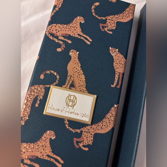 House of Harlow 1960 Gold Heart Necklace - Picture 4 of 5